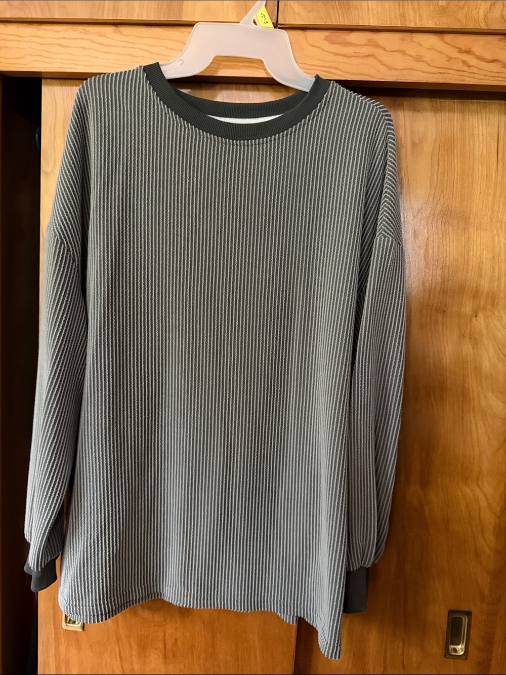 Women’s Long-Sleeve Ribbed Crewneck Shirt - Gray